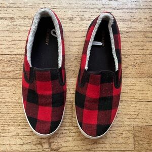 Old Navy Red and Black Plaid Women’s Slip Ons